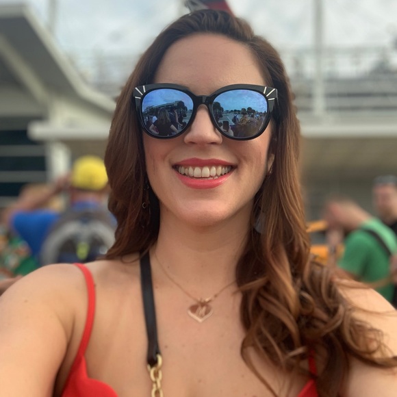 Meet your Posher, Michele - Picture 1 of 1